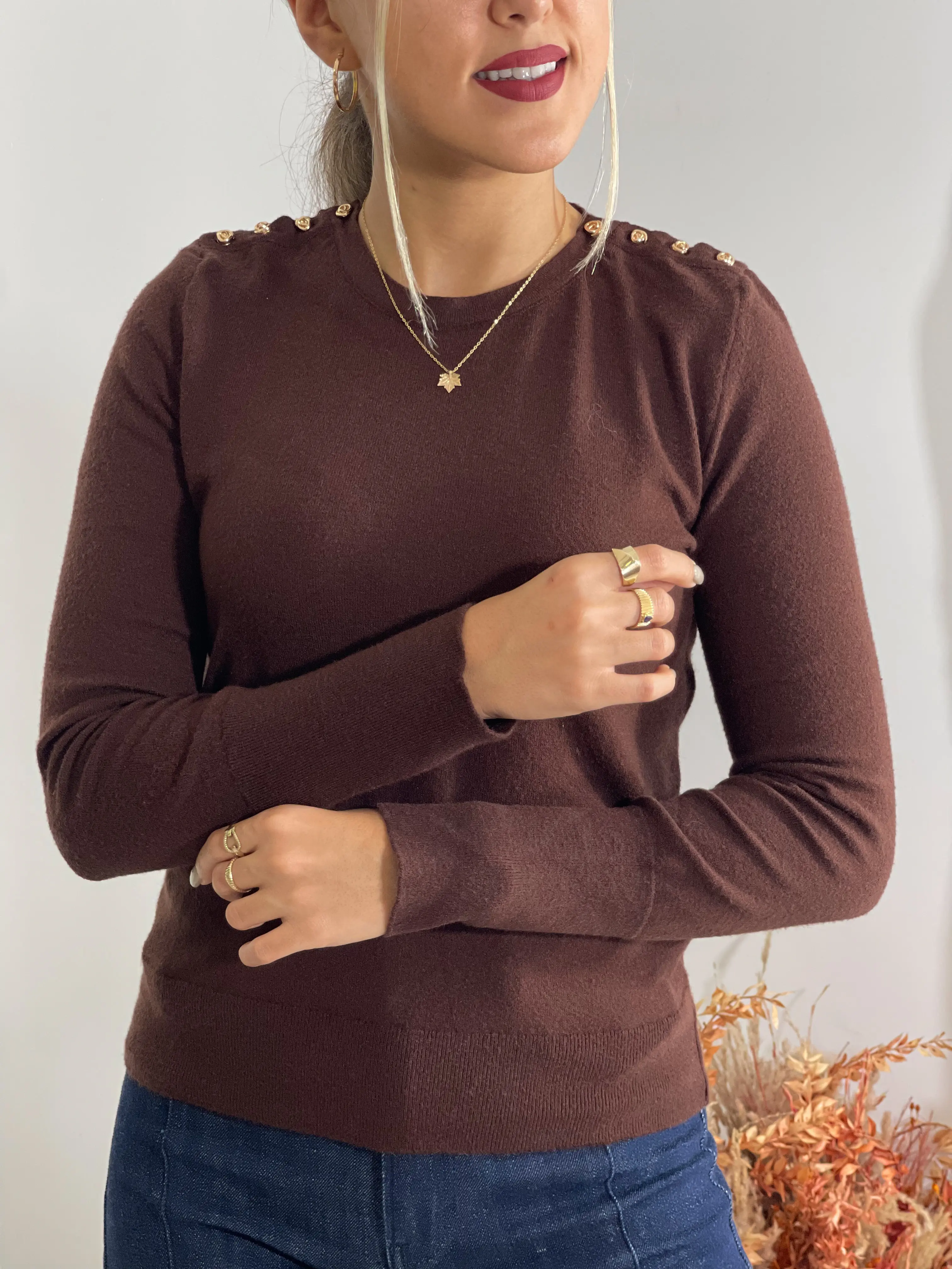 بلوز بافت جذب سرشونه دکمه رز گلد طرح zara